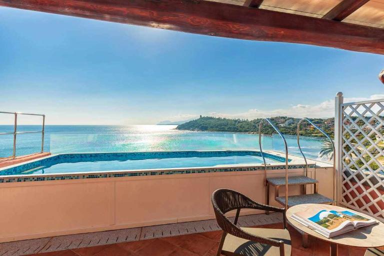 Hotel La Bitta - Suite Romantica with sea-view veranda and mini pool, Arbatax (OG)
