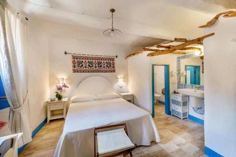 Hotel Mannois - Chambres avec vue sur le patio, Orosei (NU)