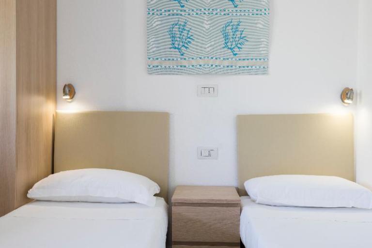 Hotel Residenz Cormoran - Family-Zimmer Meerblick, Villasimius (CA)